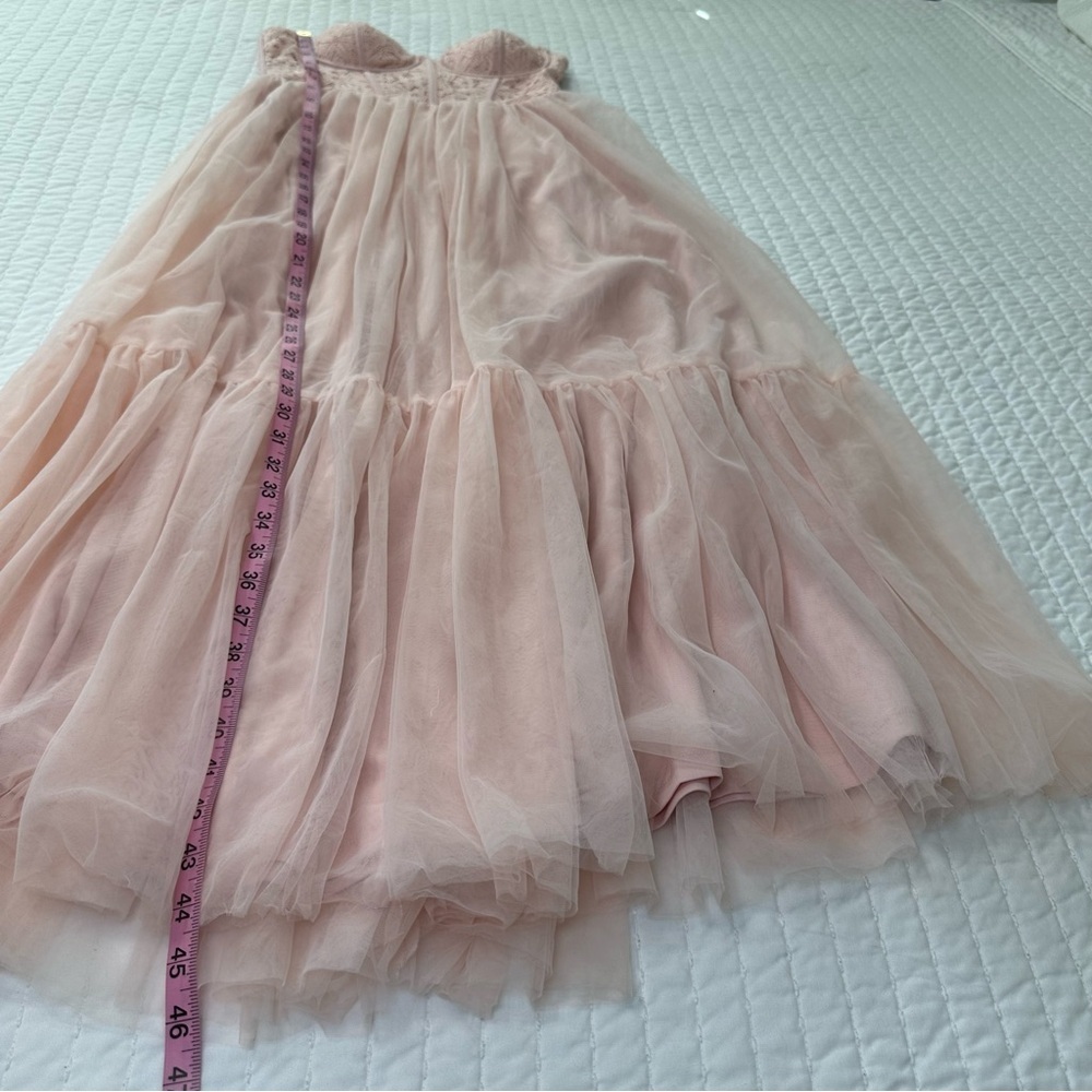 Selfie Leslie Gown Strapless
Dancing With Me Sweetheart Tulle Midi Dress Pink - Picture 5 of 16